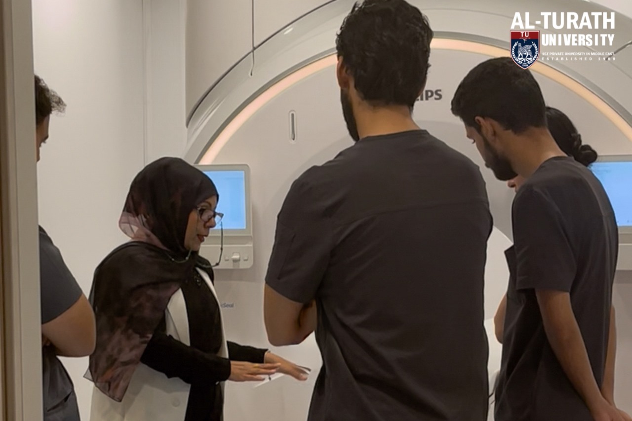 جامعة التراث تعزز خبرات طلبة قسم الرنين بمحاضرات تطبيقية على أجهزة الرنين والمفراس