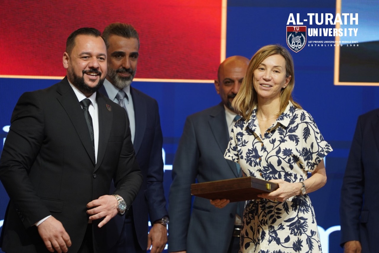 السفيرة الإسبانية تزور جامعة التراث وتشيد بمنجزاتها الأكاديمية المبهرة وتعلن نيتها تأسيس شراكات استراتيجية مع التراث - جامعة التراث - Al-Turath University