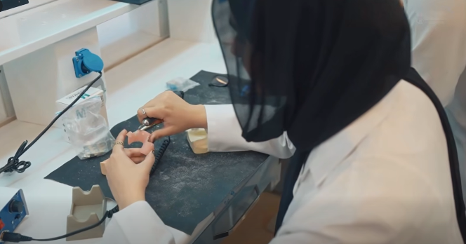 جامعة التراث ترسخ الجودة في تعليم طب الأسنان عبر محاضرات عملية متقدمة - جامعة التراث - Al-Turath University