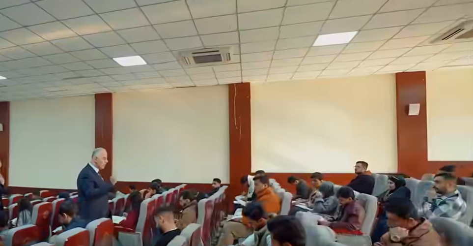 رئيس جامعة التراث يتفقد سير العمل والامتحانات - جامعة التراث - Al-Turath University
