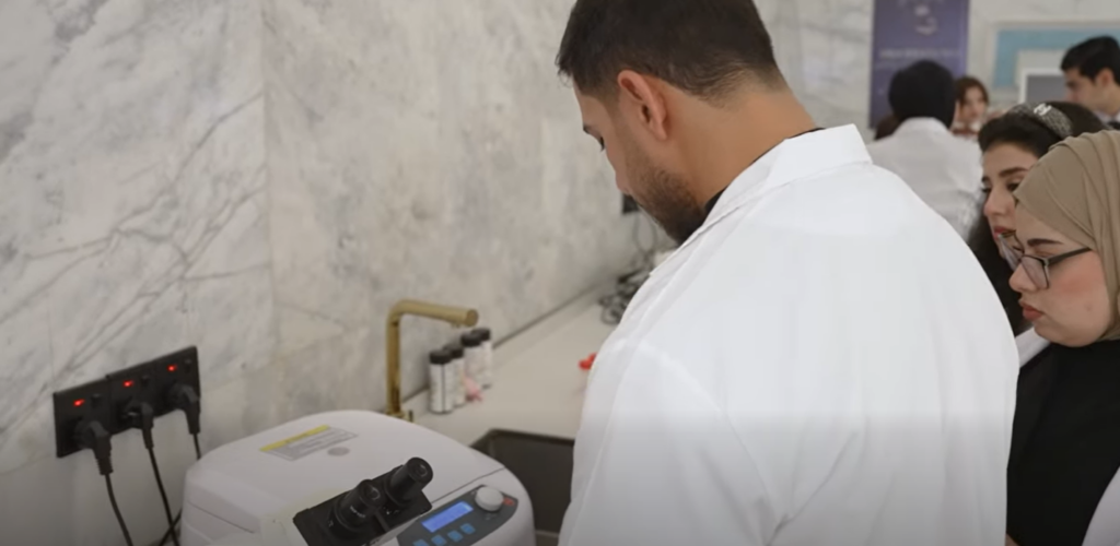 جامعة التراث تجعل من المختبر فضاء مسؤولية, طلبة تقنيات المختبرات الطبية يترجمون المعرفة إلى مهارة سريرية منضبطة 4 جامعة التراث تجعل من المختبر فضاء مسؤولية, طلبة تقنيات المختبرات الطبية يترجمون المعرفة إلى مهارة سريرية منضبطة