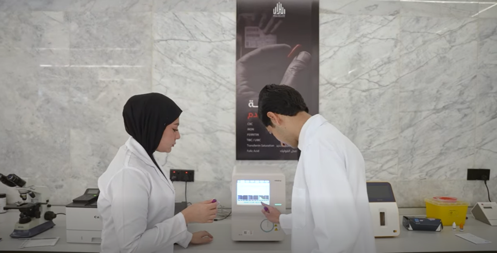 جامعة التراث تجعل من المختبر فضاء مسؤولية, طلبة تقنيات المختبرات الطبية يترجمون المعرفة إلى مهارة سريرية منضبطة 5 جامعة التراث تجعل من المختبر فضاء مسؤولية, طلبة تقنيات المختبرات الطبية يترجمون المعرفة إلى مهارة سريرية منضبطة