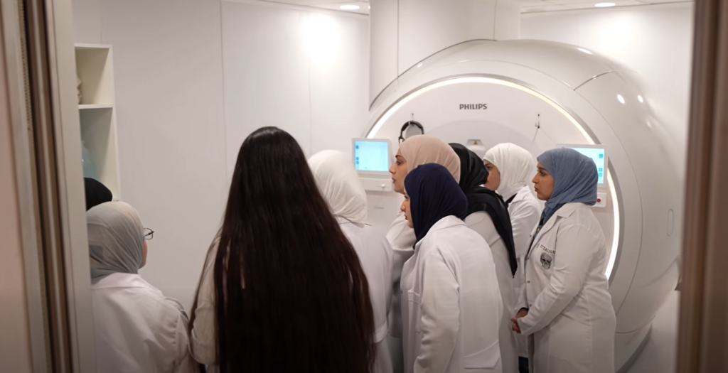جامعة التراث تنقل تعلم تقنيات الأشعة والسونار إلى مستوى التطبيق المتقدم داخل مختبرات تشخيصية حديثة 3 جامعة التراث تنقل تعلم تقنيات الأشعة والسونار إلى مستوى التطبيق المتقدم داخل مختبرات تشخيصية حديثة