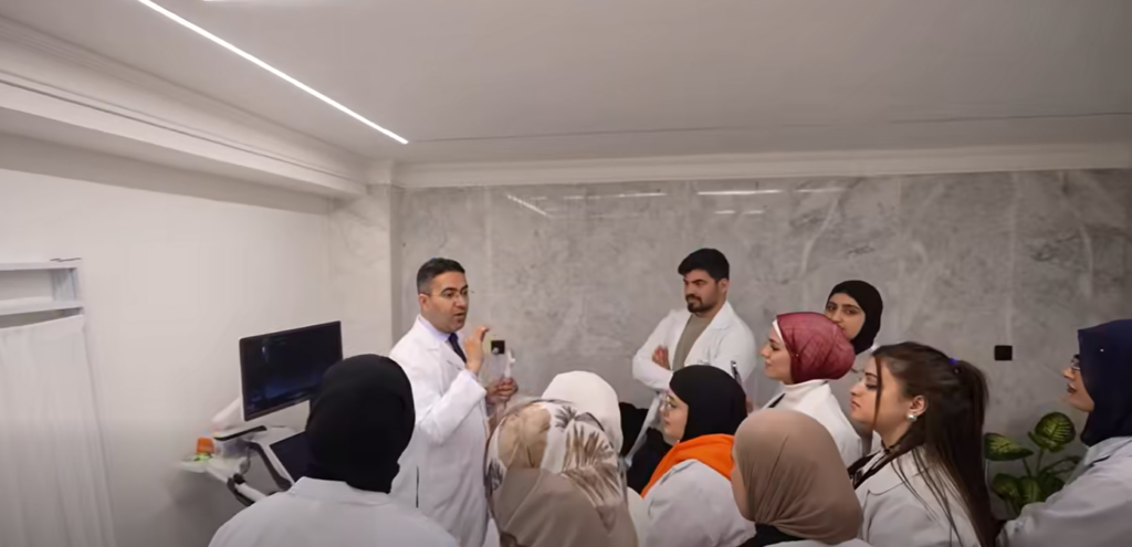 جامعة التراث تنقل تعلم تقنيات الأشعة والسونار إلى مستوى التطبيق المتقدم داخل مختبرات تشخيصية حديثة 8 جامعة التراث تنقل تعلم تقنيات الأشعة والسونار إلى مستوى التطبيق المتقدم داخل مختبرات تشخيصية حديثة