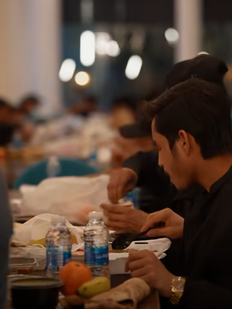 جامعة التراث تجسد روح التكافل في رمضان حين تتحول المائدة إلى رسالة كرامة وتراحم 4 جامعة التراث تجسد روح التكافل في رمضان حين تتحول المائدة إلى رسالة كرامة وتراحم