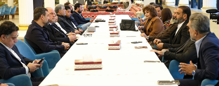 الفن يلتقي بالمعرفة في جامعة التراث, السيد علي العكيلي يستقبل نخبة من فناني العراق في أمسية رمضانية تحتفي بالجمال والإبداع