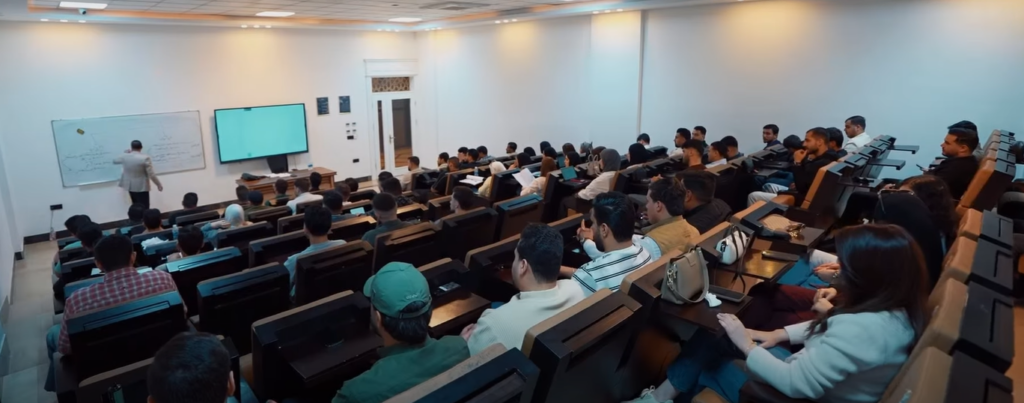 بين الأرقام وصناعة القرار, محاضرة علمية لطلبة المحاسبة ترسخ الفهم التحليلي في جامعة التراث