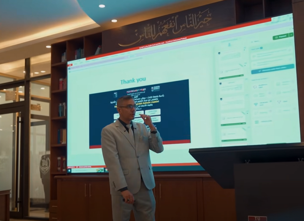 مساعد رئيس الجامعة للشؤون الإدارية حوّل القاعة الدراسية إلى بيئة تفاعلية ذكية عبر محاضرة استراتيجية في التقنيات الحديثة