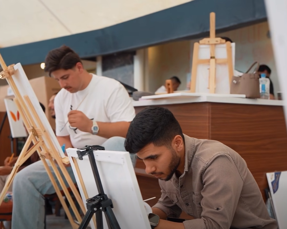 جامعة التراث تحوّل الامتحان العملي في التصميم إلى تجربة إبداعية مفتوحة تعكس تكامل البيئة الفنية والمعمارية