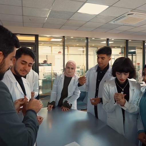 مختبر الأنسجة في جامعة التراث كبيئة تعليمية متقدمة لصناعة الكفاءات الطبية المستقبلية