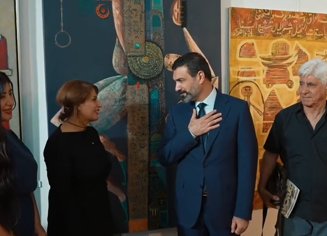 الأستاذ علي العكيلي يكتب فصلاً جديداً في دعم الثقافة العراقية باقتناء كامل أعمال المعرض السنوي للفنانين التشكيليين 11 المعرض السنوي للفنانين التشكيليين العراقيين